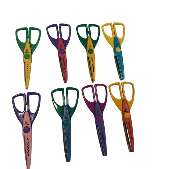 Provo Craft 6.25” Scissors and Decorative Edge Paper Shapers - Lot of 8 - Picture 9 of 10